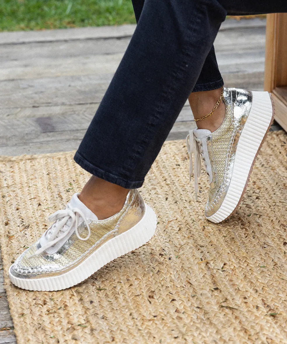 Dolen Sneakers Gold Knit