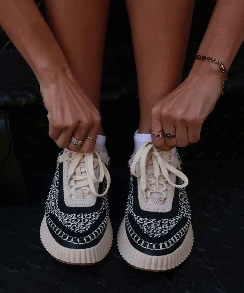 Dolen Sneakers White Black Woven