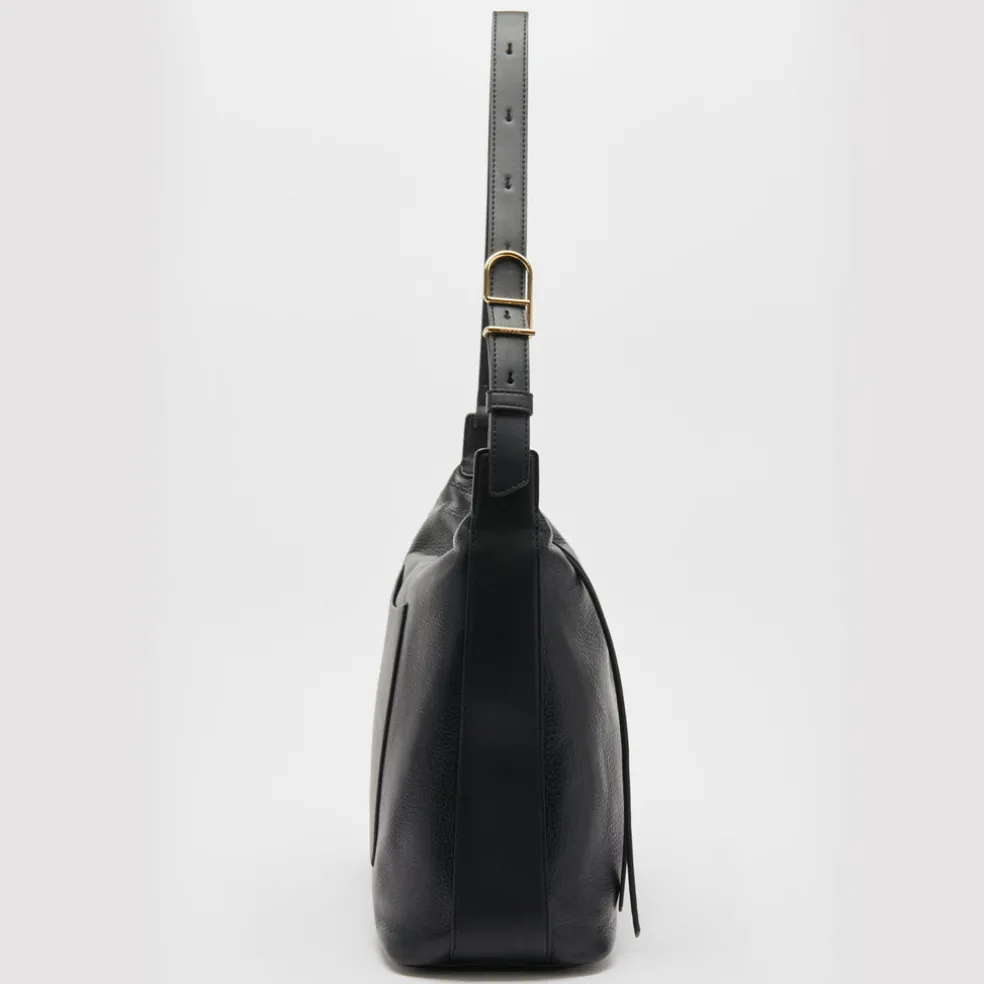Hana Shoulder Bag Black Leather